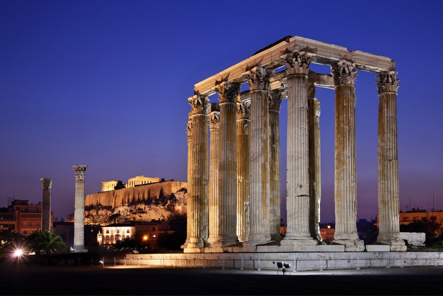 Храм Зевса Олимпийского ночью